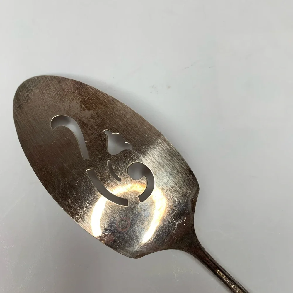 Wm Rogers & Son Spring Flower cake/pie server